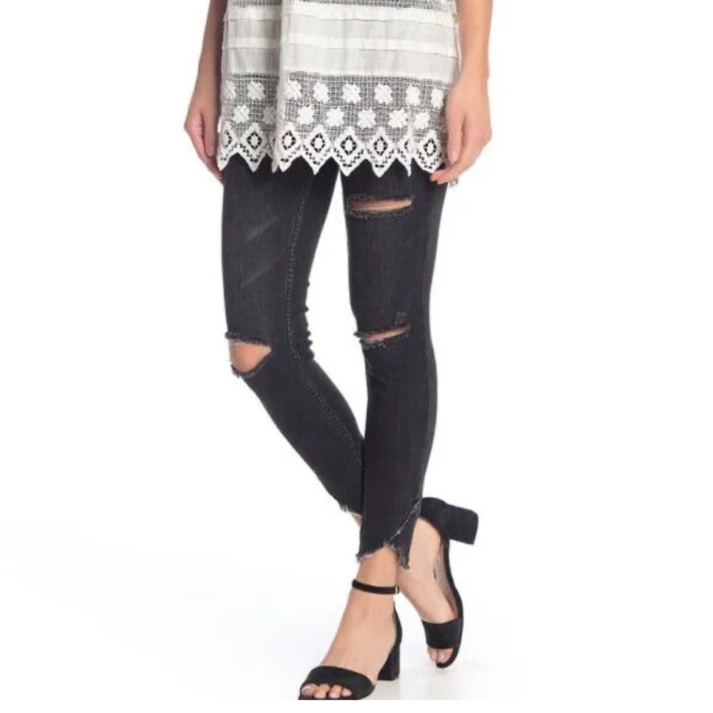 Free People we the free sunny Black distressed tulip hem crop Jeans